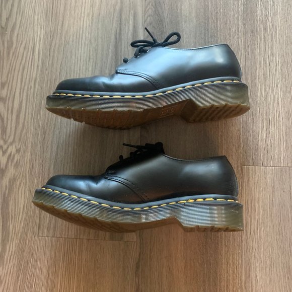 Dr. Martens, Women's 1461 3-Eye Leather Oxford Shoe - Picture 2 of 4